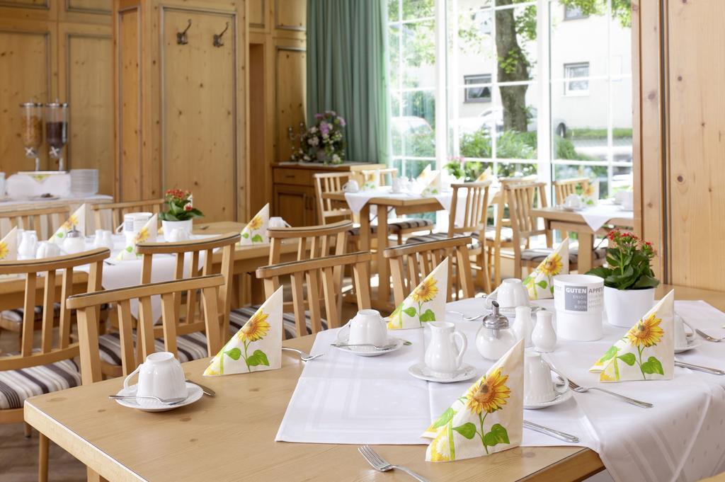 Feldmochinger Hof Hotel München Buitenkant foto